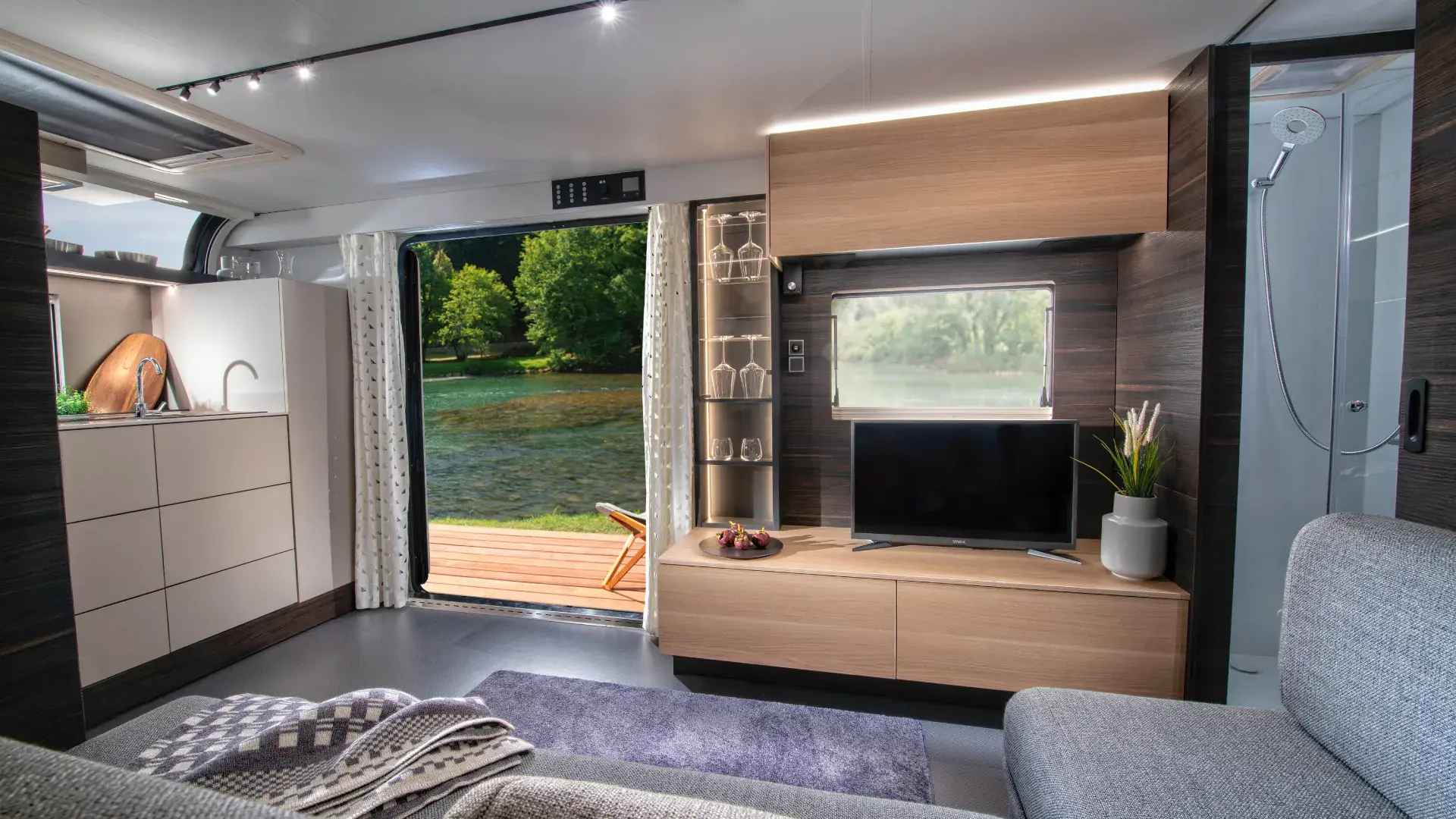 Astella 704 HP Çekme Karavan resim galerisi